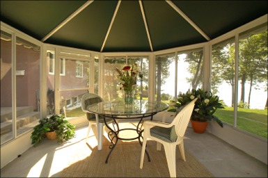 Carrousel Round Screen Enclosure